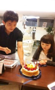 スタッフ誕生日会１　豊中市ますだ歯科医院